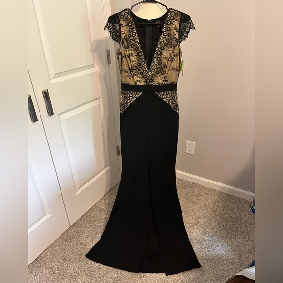 Windsor Black and Taupe Lace Top Front Slit Maxi Dress Sz S NWT - Picture 1 of 8